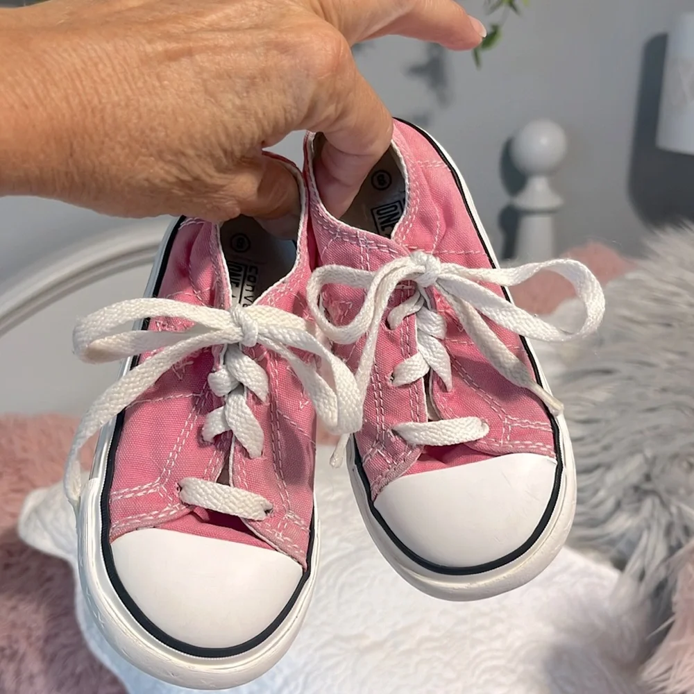 Converse low top
